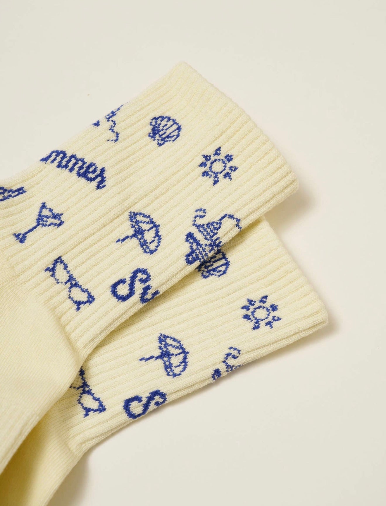 🌊 Vintage Summer Grip Socks